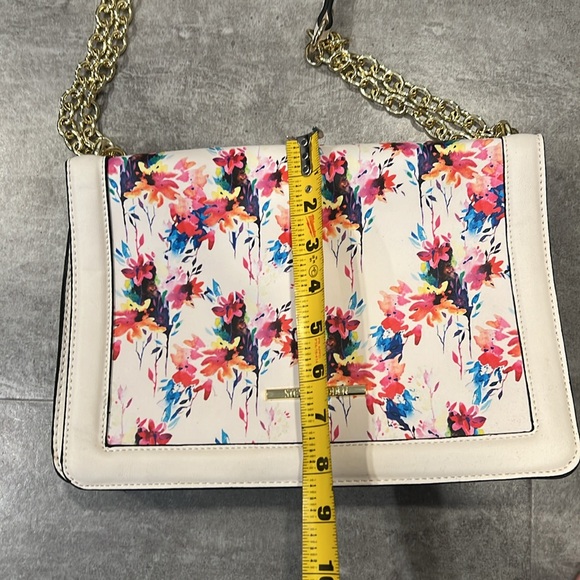 Steve Madden Floral Shoulder Bag - Picture 4 of 10
